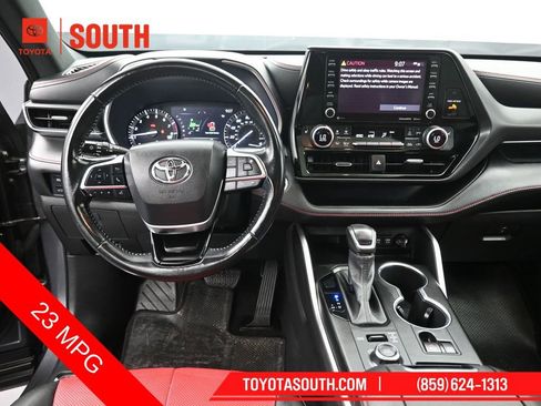 Used 2021 Toyota Highlander XSE AWD/4WD image 11