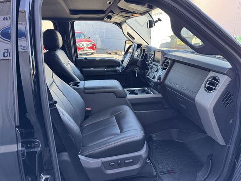 Used 2016 Ford F350 Lariat w/ Lariat Ultimate Package AWD/4WD image 32