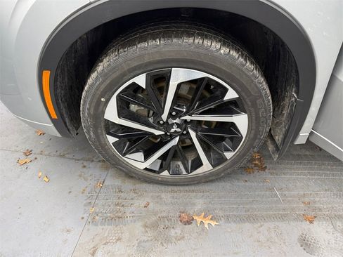 Used 2024 Mitsubishi Outlander SEL image 37