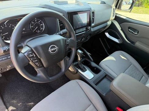 Used 2022 Nissan Frontier SV RWD image 12