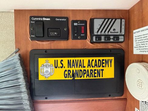 Used 2012 Chevrolet Express 2500 w/ Power Package image 38