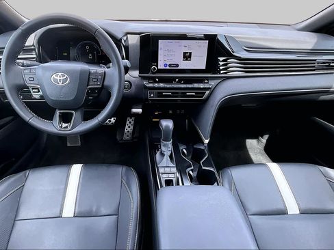 Used 2025 Toyota Camry SE FWD image 14