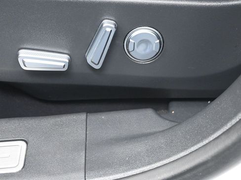 Used 2024 Lincoln Nautilus Reserve w/ Jet Appearance Package (87T) image 13