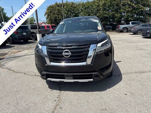 Used 2025 Nissan Pathfinder SV AWD/4WD image 8