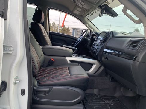 Used 2023 Nissan Titan SV w/ SV Convenience Package image 28