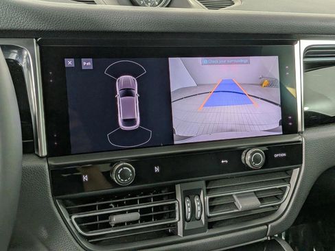 Certified 2023 Porsche Macan AWD/4WD image 19