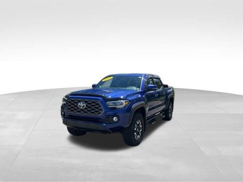 Used 2023 Toyota Tacoma TRD Off-Road w/ Technology Package AWD/4WD image 32