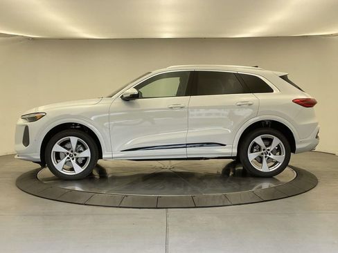 New 2025 Audi Q5 Premium Plus image 2