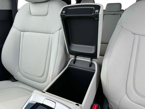 New 2025 Hyundai Tucson SEL FWD image 18