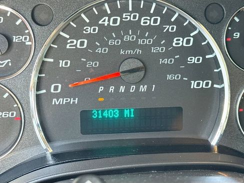 Used 2023 Chevrolet Express 2500 w/ Driver Convenience Package RWD image 12