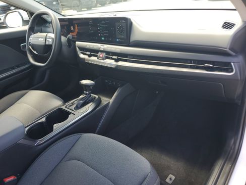 Used 2025 Kia K4 FWD image 16