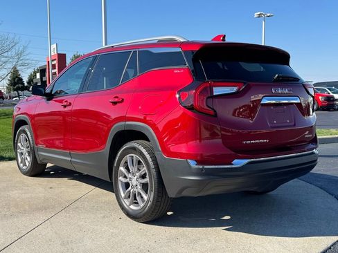 Used 2024 GMC Terrain SLT w/ Tech Package image 5