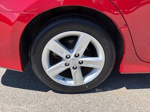 Used 2014 Toyota Camry SE FWD image 28
