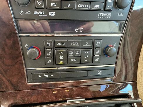 Used 2013 Cadillac Escalade ESV Premium image 23