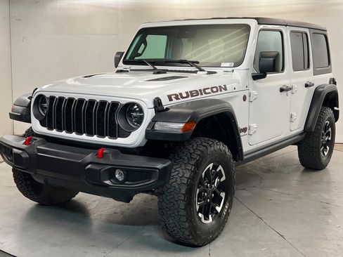 Used 2025 Jeep Wrangler Unlimited Rubicon AWD/4WD image 1