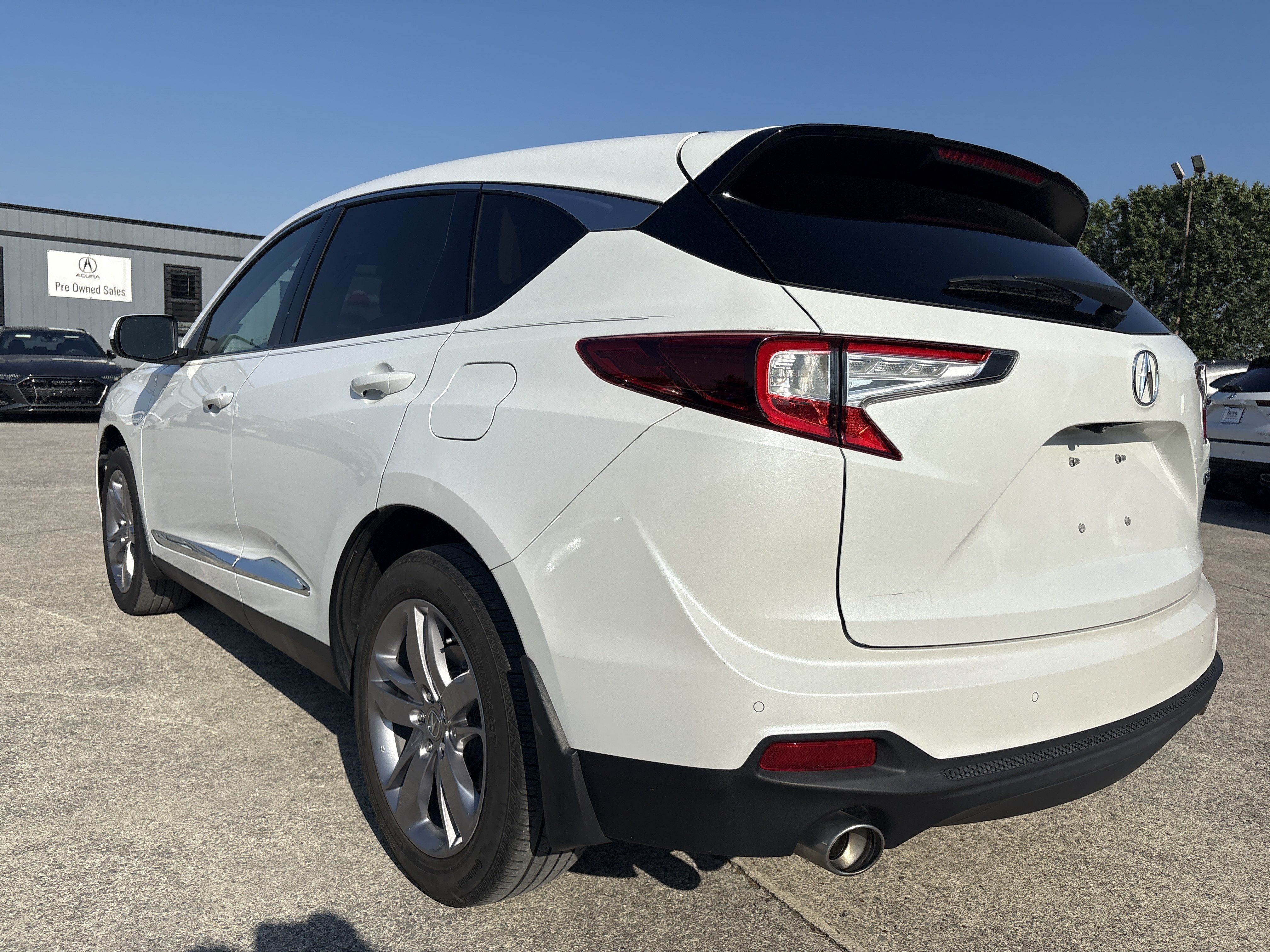 Used 2020 Acura RDX w/ Advance Package FWD image 3