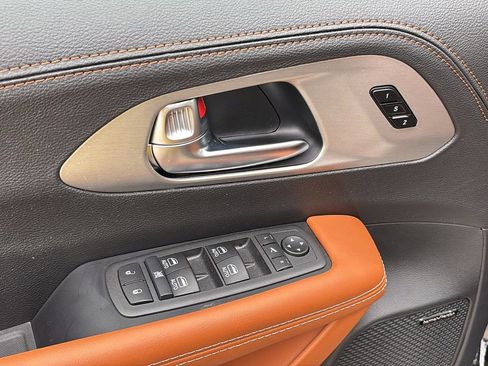 New 2026 Chrysler Pacifica Pinnacle w/ Trailer Tow Group image 27