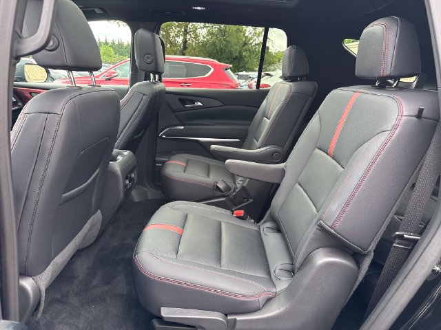 Used 2024 Chevrolet Traverse RS AWD/4WD image 25