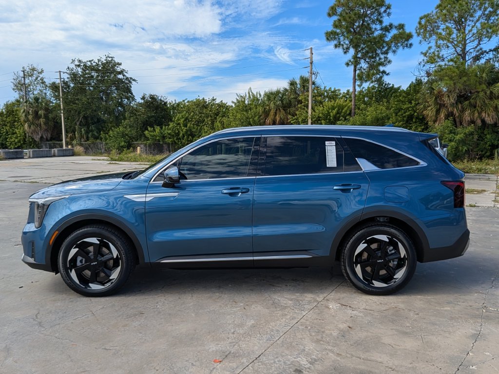 Certified 2026 Kia Sorento EX w/ EX Premium Package FWD image 5