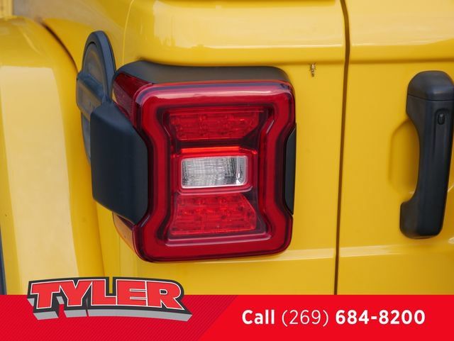 Used 2019 Jeep Wrangler Unlimited Rubicon w/ LED Lighting Group AWD/4WD image 15