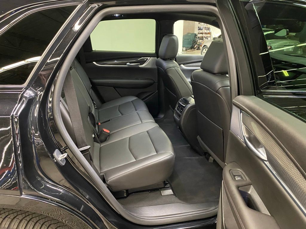 Used 2023 Cadillac XT5 Sportv AWD/4WD image 12