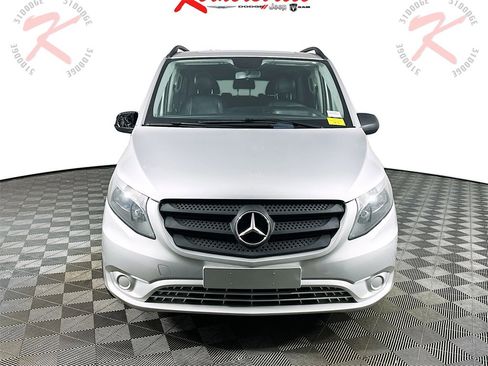 Used 2016 Mercedes-Benz Metris Passenger image 2
