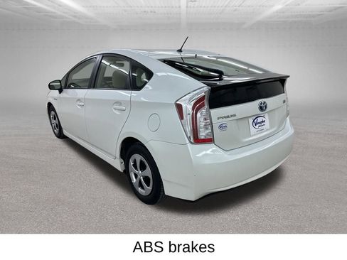 Used 2014 Toyota Prius Two image 9