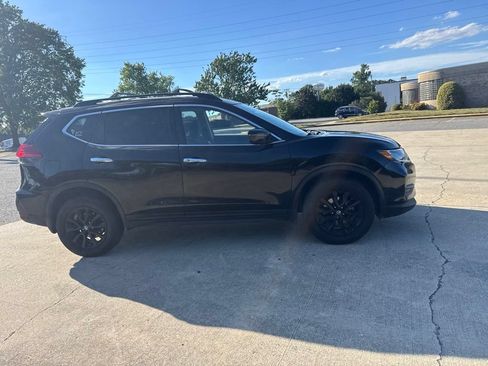 Used 2017 Nissan Rogue SV w/ Midnight Edition Package AWD/4WD image 4