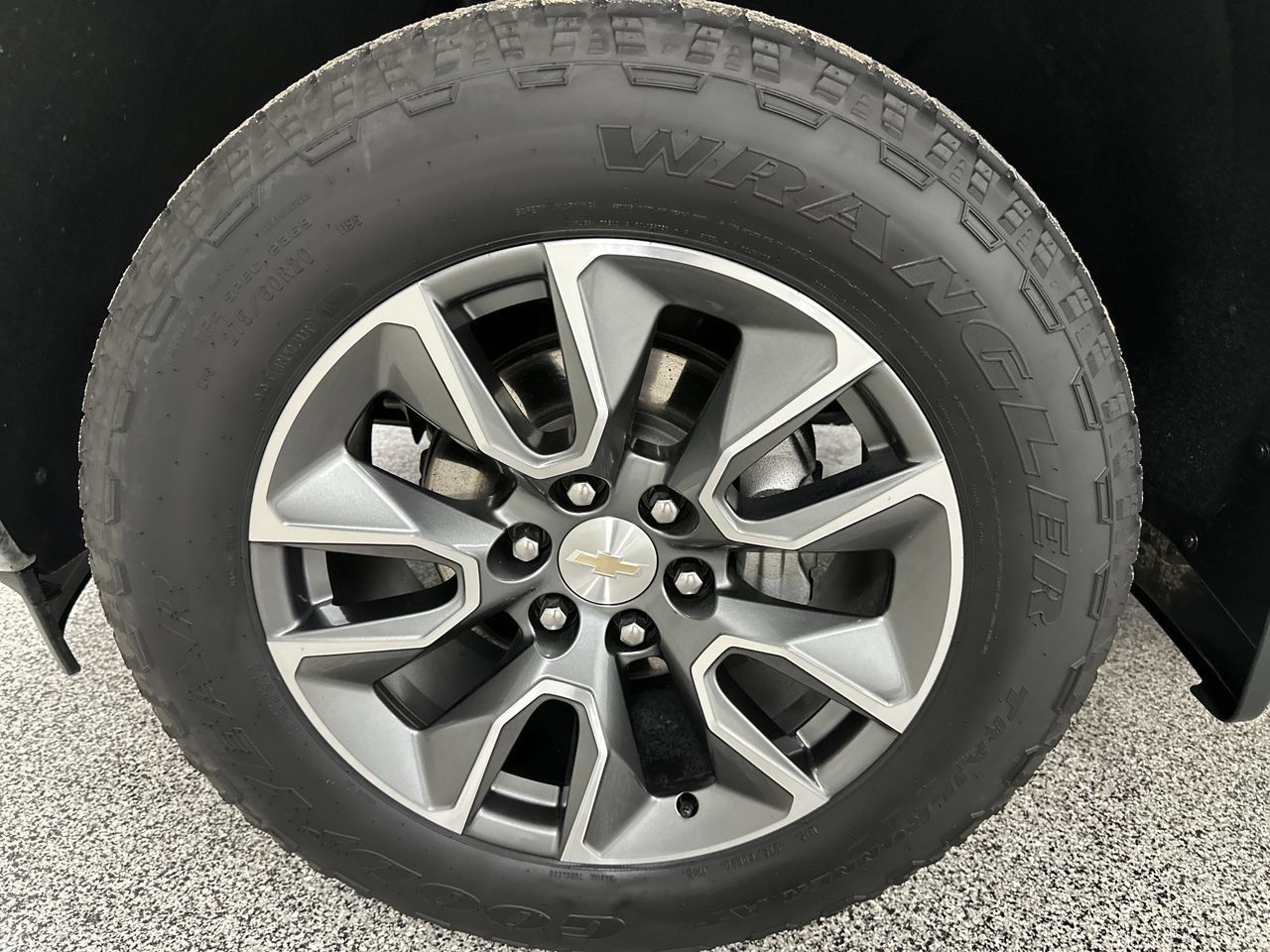 Used 2024 Chevrolet Silverado 1500 LT AWD/4WD image 16