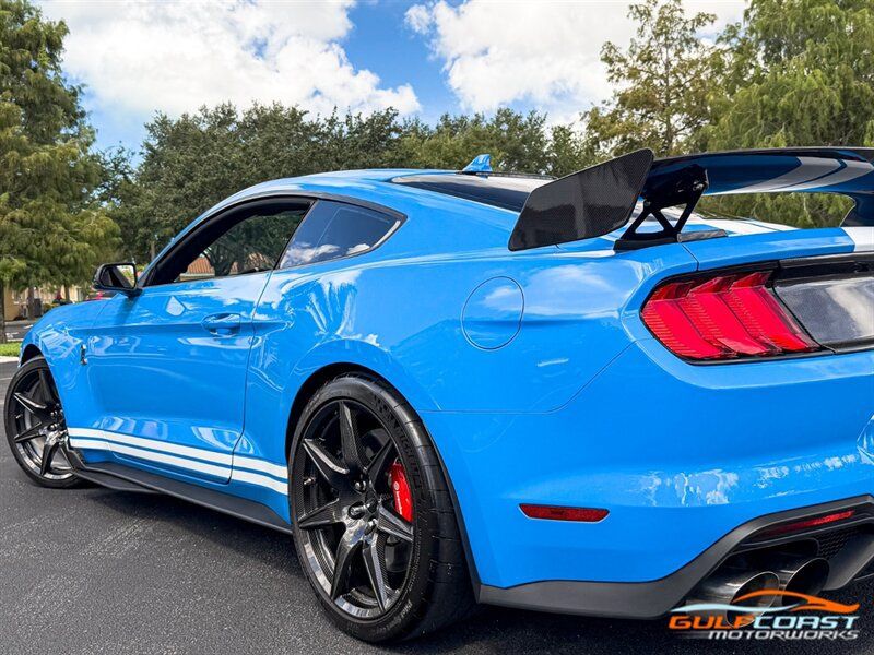 Used 2022 Ford Mustang Shelby GT500 w/ Carbon Fiber Track Pack RWD image 48