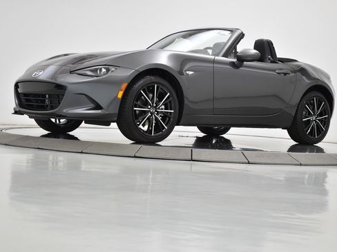 New 2026 MAZDA MX-5 Miata Grand Touring w/ Weather Package RWD image 16
