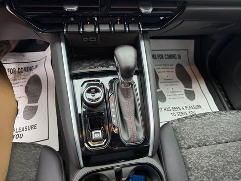 Used 2023 Chevrolet Colorado Z71 w/ Z71 Convenience Package 2 image 21