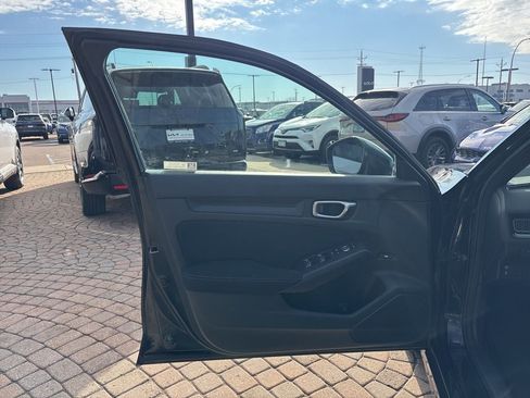 Used 2023 Honda Civic Sport image 9