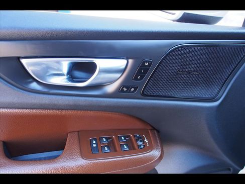 Used 2022 Volvo S60 B5 Inscription w/ Advanced Package image 22