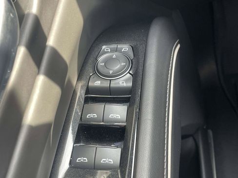 Used 2022 Cadillac Escalade Premium Luxury Platinum AWD/4WD image 28