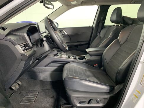 Used 2024 Mitsubishi Outlander SE image 15