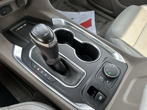 Used 2020 Chevrolet Traverse Premier AWD/4WD image 19