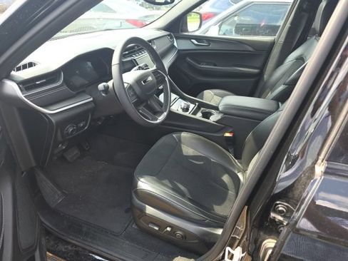 Used 2023 Jeep Grand Cherokee L Laredo AWD/4WD image 5