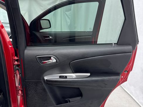 Used 2019 Dodge Journey SE FWD image 32