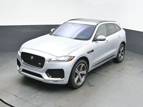 Used 2017 Jaguar F-PACE S image 29