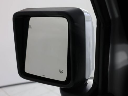 Used 2022 Jeep Wrangler Unlimited Sahara image 17