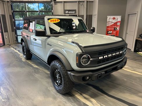 Used 2022 Ford Bronco Black Diamond AWD/4WD image 1