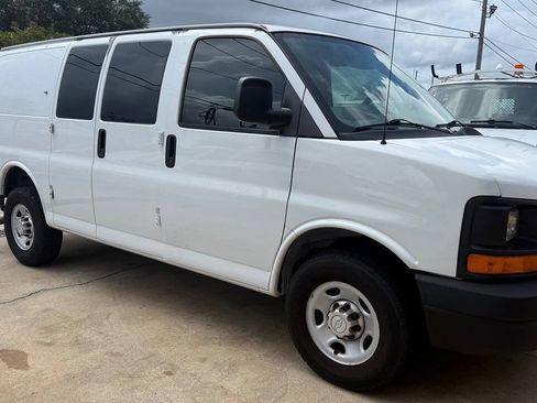 Used 2014 Chevrolet Express 2500 RWD image 9