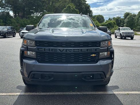Used 2020 Chevrolet Silverado 1500 Custom w/ Custom Value Package AWD/4WD image 2