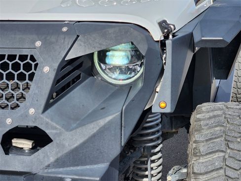 Used 2022 Jeep Gladiator Rubicon w/ LED Lighting Group image 9