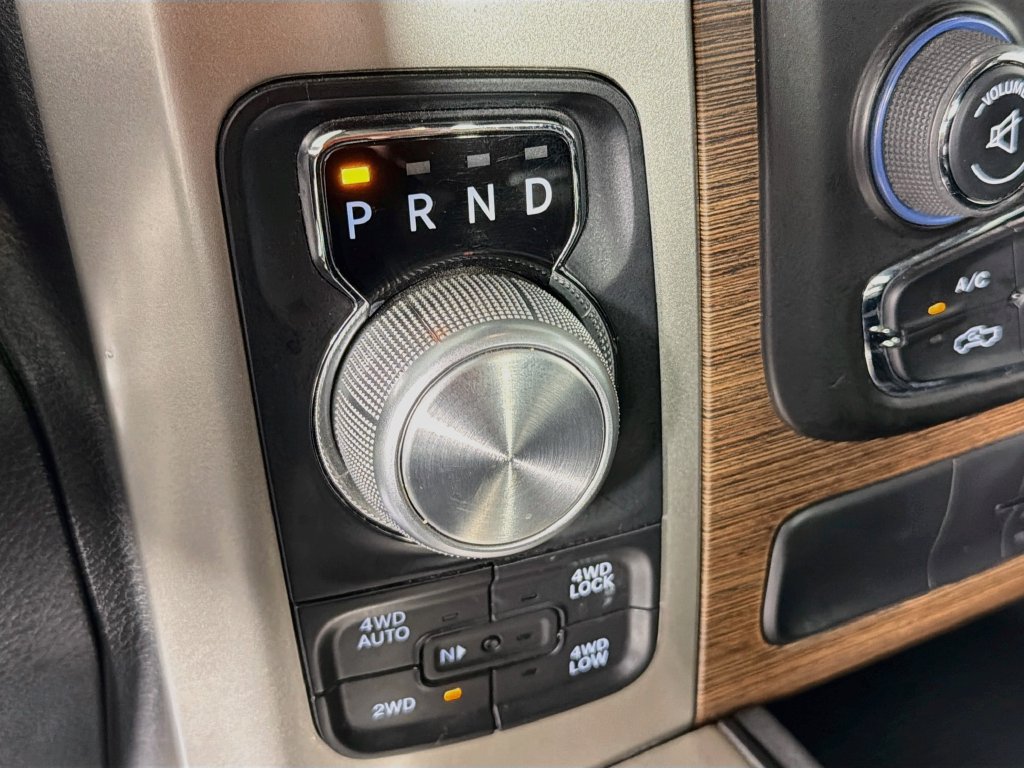 Used 2018 RAM 1500 Laramie w/ Convenience Group AWD/4WD image 17