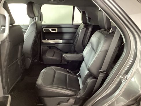 Used 2023 Ford Explorer XLT w/ Equipment Group 202A AWD/4WD image 14
