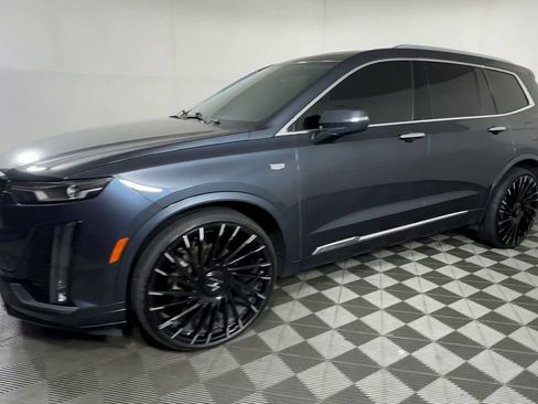 Used 2020 Cadillac XT6 Premium Luxury FWD image 5