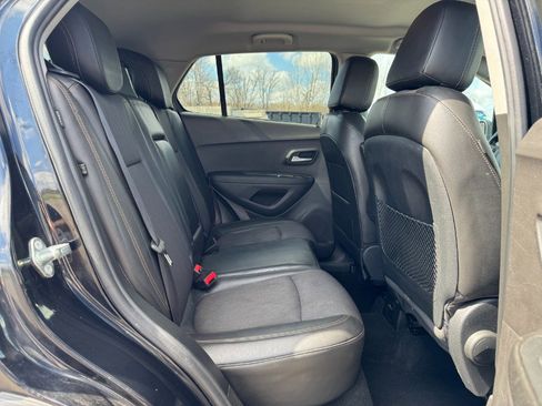 Used 2017 Chevrolet Trax LT w/ LT Convenience Package image 17