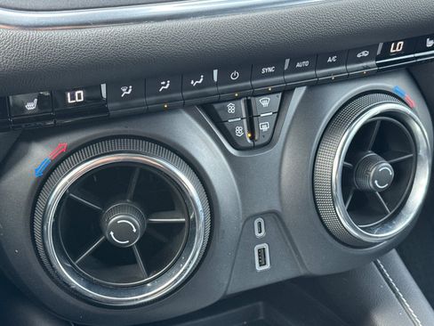 Certified 2025 Chevrolet Blazer LT w/ Sound & Technology Package image 24